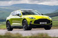 アストンマーティンの高性能SUV「DBX」。以前は550PS仕様のモデルも存在したが、現在は707PS仕様の「DBX707」のみがラインナップされている。写真は2024年4月に発表された大幅改良モデル。