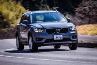 サスペンションはフロントがマクファーソンストラット式、リアがマルチリンク式となる。シチュエーションを問わない、快適な乗り心地が自慢だ。