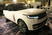 新型レンジローバーSV P530（LWB）