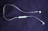 上海で手に入れた、名創優品のスポーツBluetoothヘッドセット「R06A」。