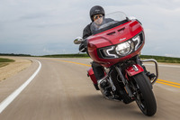 車体、足まわり、エンジンのすべてに新機軸が取り入れられた「チャレンジャー」は、大柄なツーリングモデルでありながら、サーキットも走れるほどのパフォーマンスを実現している。