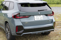 立体的な構造のリアコンビランプをはじめ、リアまわりもエッジがパキパキに立っている。