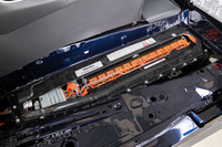 床下に配置された大容量のリチウムイオンバッテリー。