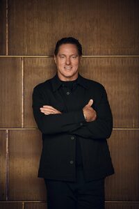 ゴードン・ワグナー（1968年～）　
	1997年にダイムラー・ベンツ（当時）に入社し、2008年にデザイン部門の責任者に就任。長年にわたりメルセデス・ベンツのデザイン開発を主導してきた。2026年1月31日付で退任。後任は、元AMGデザイン責任者のバスティアン・バウディ氏。