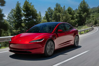 優れた性能を誇るテスラのコンパクトセダン「モデル3」。航続距離は「ロングレンジAWD」グレードで766kmとなっている（WLTCモード）。