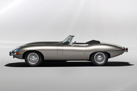 ジャガー、往年の名車「Eタイプ」を電動化して販売の画像