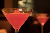 2018年秋に日本でもデリバリーが始まる「ベンテイガV8」をイメージしたというカクテル。ジン・ベースのスッキリとした味わいだ。