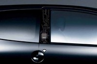 テクノ感覚溢れる「ノキア」のBピラー。