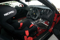 ご覧のとおり、走ることだけを考えた戦闘的なインテリア。オーナーが選ぶオプションにより、シートなどの仕様は変わる。