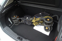 「フォーカス」のラゲッジルームは愛用するストローラーを収納するのにぴったり。