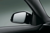 ドアミラーに備えられた「レーン・チェンジ・ウォーニング」のインジケーター。