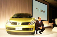 【Movie】日産のコンパクトハッチ「ティーダ」デビューの画像