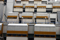 オリベッティの街イヴレアで。同社の全盛時代に造られたモダーンなホテルも今は廃墟。