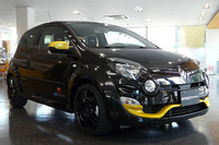 「トゥインゴR.S.レッドブル・レーシングRB7」