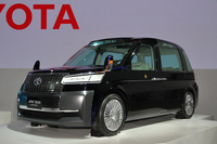 トヨタJPNタクシー コンセプト
    