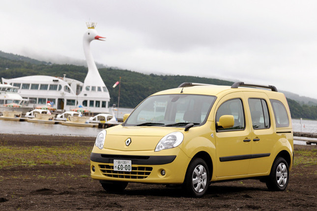 【スペック】全長×全幅×全高＝4215×1830×1830mm／ホイールベース＝2700mm／車重＝1460kg／駆動方式＝FF／1.6リッター直4DOHC16バルブ（105ps/5750rpm、15.1kgm／3750rpm）／価格＝229万8000円（テスト車＝233万7800円／マルチルーフレール＝3万9800円）
