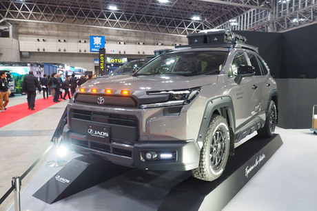 4WD＆SUVパーツメーカー、JAOS（ジャオス）は「東京オートサロン2026」に新型「トヨタRAV4」や「三菱デリカ...