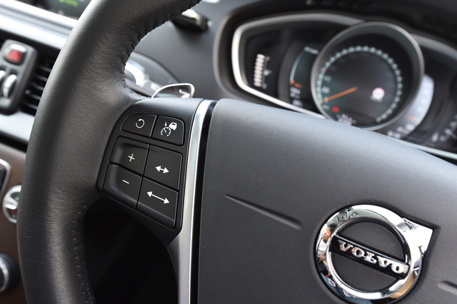 第1回：いま「V40」はこうなっている！ 【ボルボV40 解体新書】 - webCG