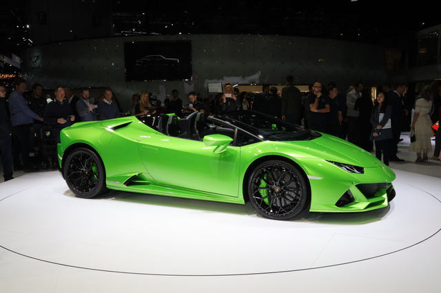 K.staff 様　専　ブガッティ　シロン　ランボルギーニ　ヴェネーノ　2 ジュネーブショー2019の会場から（ブガッティ／ランボルギーニ