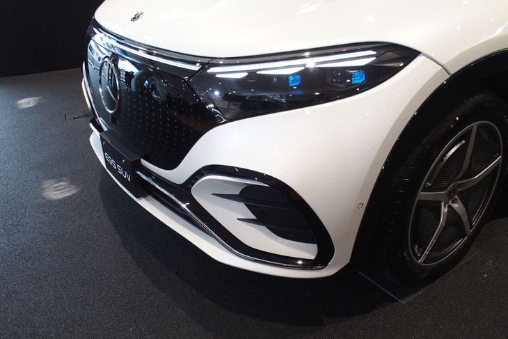 メルセデス・ベンツEQS450 4MATIC SUV（フロントマスク）