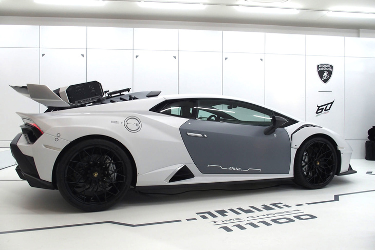 ウラカンSTOタイムチェイサー_111100（サイドビュー）