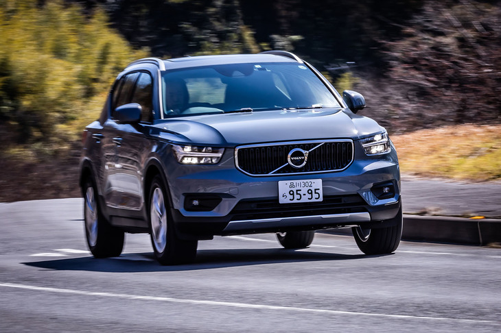 サスペンションはフロントがマクファーソンストラット式、リアがマルチリンク式となる。シチュエーションを問わない、快適な乗り心地が自慢だ。