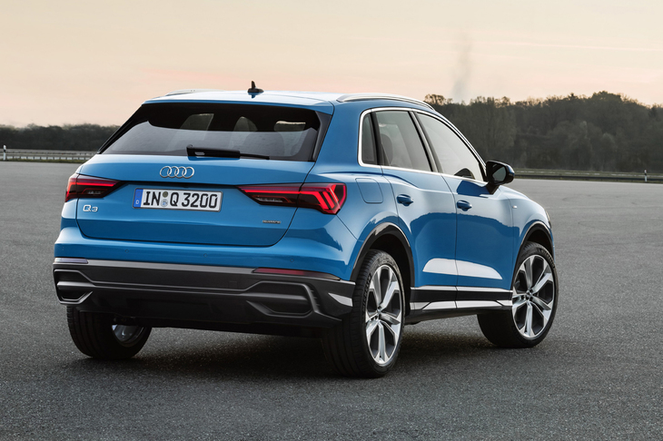 アウディQ3
