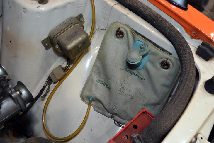 1972年式日産サニー1200クーペGX-5 特殊ツーリングカー（TS）仕様（エンジンルーム）