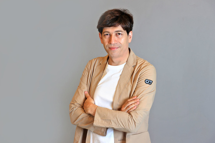 サッシャ
	ラジオDJ／スポーツ実況／タレント
	＜愛車：テスラ・モデル3／BMW 320dツーリングMスポーツ＞
	ドイツ・フランクフルト出身。日本語、ドイツ語、英語のトライリンガル。ドイツ人の父と日本人の母の間にドイツで生まれ、小学校4年生の時に日本に移住。FMラジオ局J-WAVE『STEP ONE』ナビゲーター、日本テレビ系列『ズームイン!!　サタデー』レギュラー、『金曜ロードショー』ナビゲーター。また、スポーツ実況アナウンサーとしてモータースポーツや自転車レース、Jリーグ、バスケットボール、ヨットレースなどでも活躍。