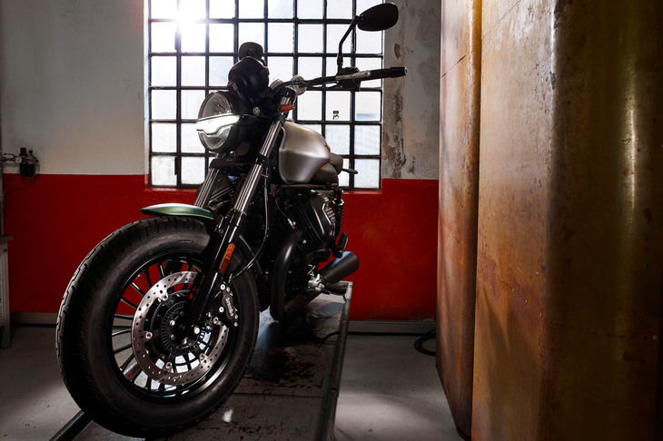 モト・グッツィV9ボバー100周年記念スペシャルエディション