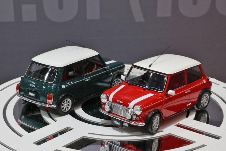 同じくハセガワの「ローバーMiniクーパー1.3i」。クラシックMini末期の1997年式という、一周回ってディープな選択。マニアックなモデラーは、これをベースにした「Mk1」仕様とか作るのでしょうな。