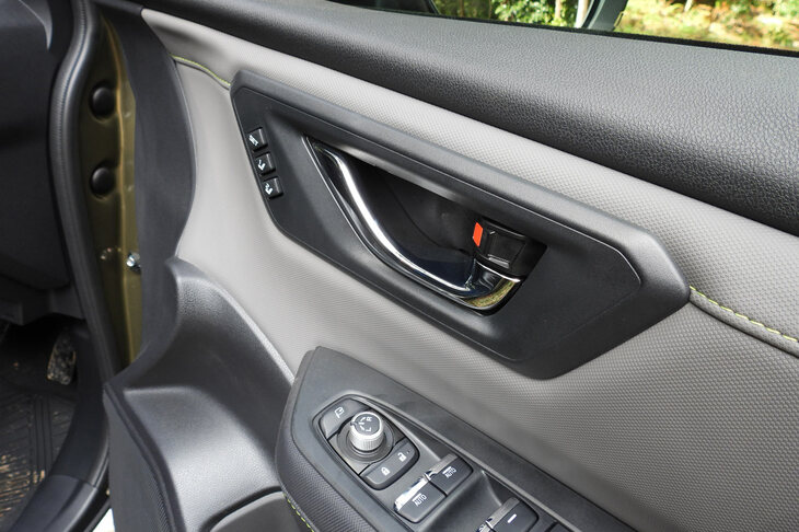 スバル・フォレスターX-BREAK S：HEV EX（フロントドアトリム）