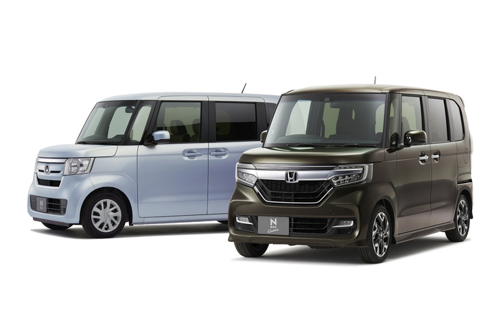 2017年9月に登場した2代目「N-BOX」。2018年度は23万9706台を、2019年度には24万7707台を販売し、軽四輪車販売順位で1位をキープした。