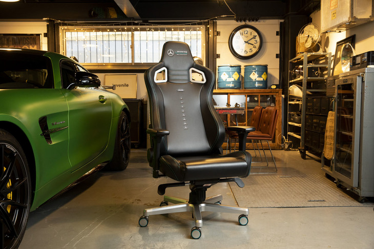 【EPIC Mercedes-AMG Petronas Motorsport Edition】
	ノーブルチェアーズの基幹シリーズ「EPIC（エピック）」にラインナップされたメルセデスAMGペトロナスF1チームとのコラボレーションモデル。全体のデザインは2018年F1のチャンピオンカー「F1 W09 EQ Power+」からインスピレーションを得たという。数量限定で価格は6万2820円（税込、2020年4月現在）。