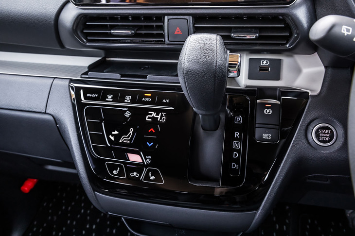 デリカミニTプレミアム（シフトセレクター）