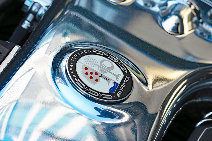 パガーニ・ウアイラ ロードスターBC（メルセデスAMGエンブレム）