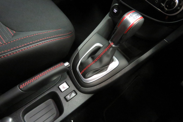 ルノー・ルーテシア ルノースポール18（センターコンソール）