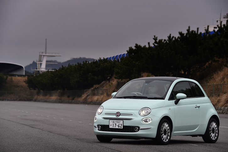 「フィアット500ツインエア ラウンジ」