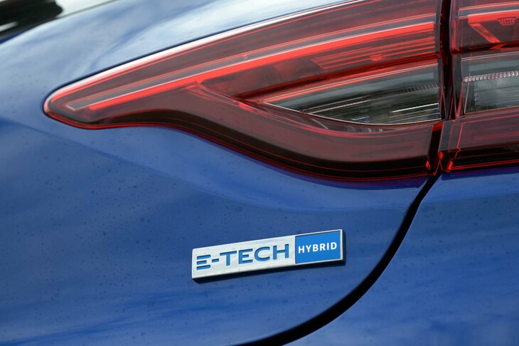 ルノーがF1で培った技術を投入したという「E-TECHフルハイブリッド」は「ルーテシア」をはじめ「キャプチャー」と「アルカナ」にも搭載されている。