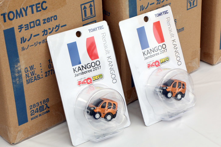 イベントグッズとして販売された特別仕様の「チョロQ」。数は限られるようだが、今後は公式WEBショップでも販売される予定だ。