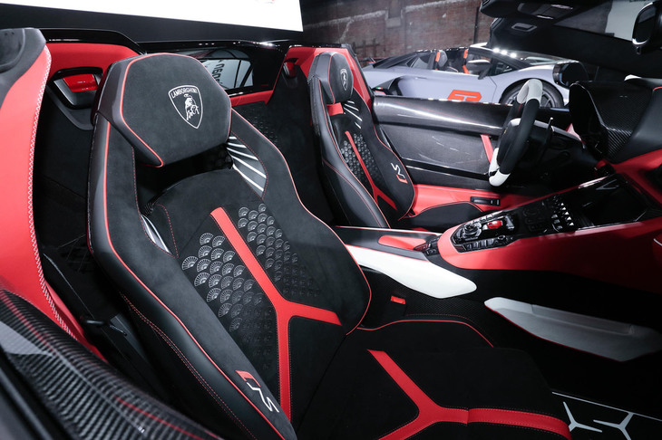 アヴェンタドールSVJロードスター（シート）