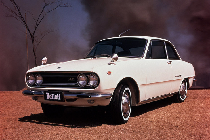 輸入解禁によって日本に押し寄せる外国車に対抗するため、1965年にはさまざまな新型車が登場した。写真は1.6リッターDOHCエンジンを搭載した「いすゞ・ベレット1600GT」
