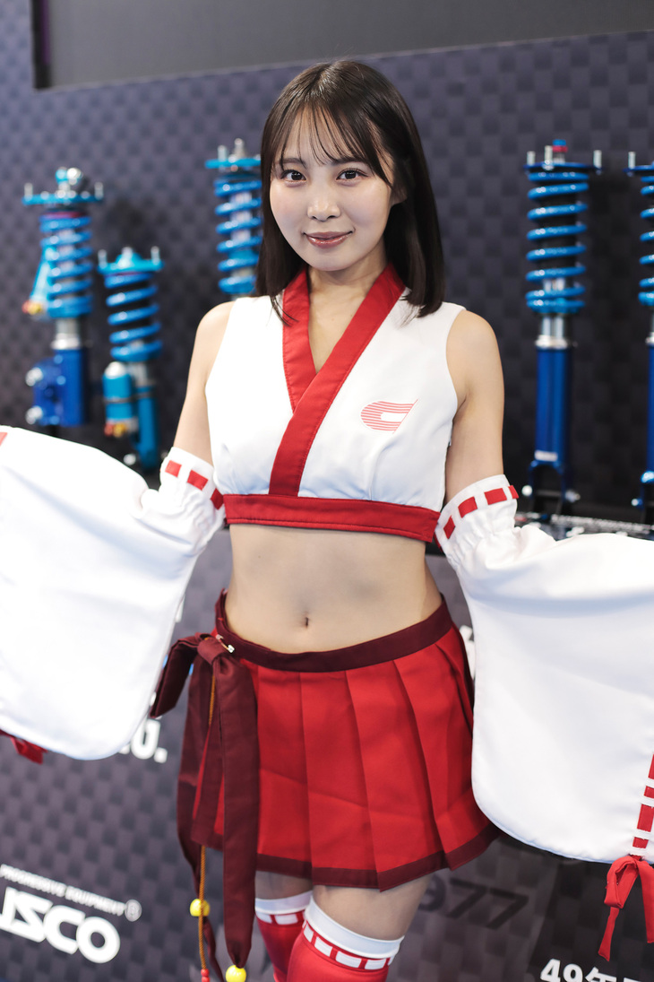 CUSCOブースの葵 成美さん