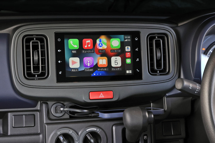 オプションで用意されるディスプレイオーディオ。携帯端末をつなげば、ナビアプリなどさまざまな機能を利用できる。