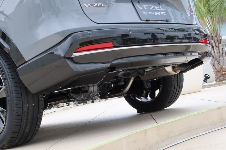 ホンダ・ヴェゼルe：HEV RS（リアバンパー）