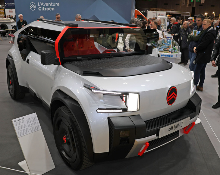 「シトロエン・オーリ」。2023年2月、パリの「レトロモビル」で初めて一般に公開された。