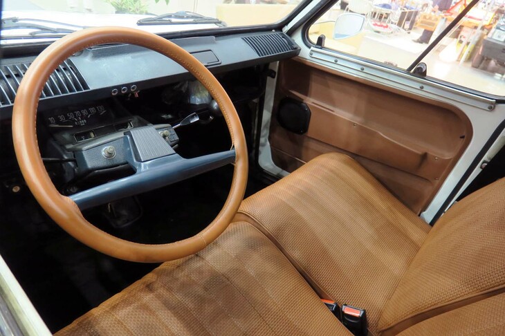 シトロエン・ディアーヌ（1971年／CRANK TOKYO）