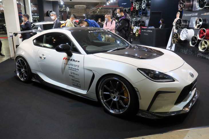 トヨタGR86（「アドバンレーシングRZ-DF2」装着車）