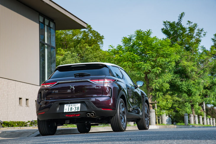 ボディーサイズは全長×全幅×全高＝4120×1790×1550mmと、一般的な機械式駐車場を利用できる寸法に収められている。