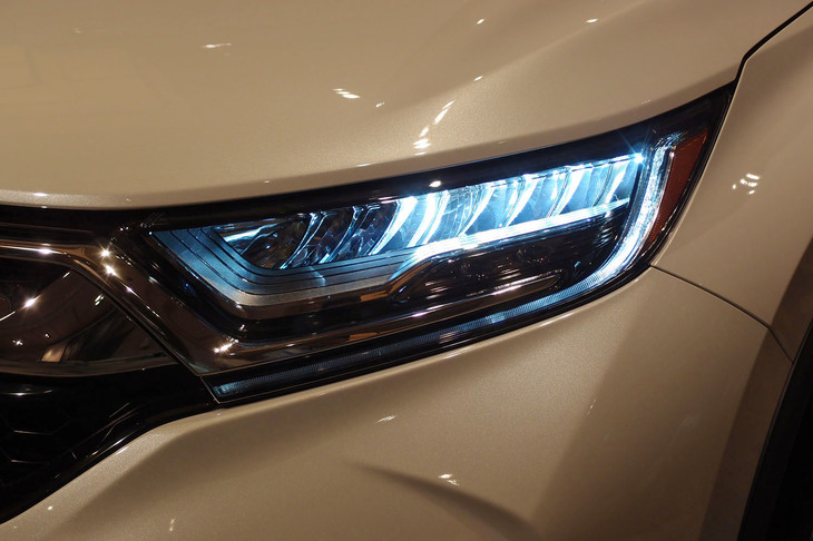 ホンダCR-V（ハイブリッド車のLEDヘッドランプ）